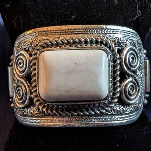 Silver Metal w/white magnesite Stone